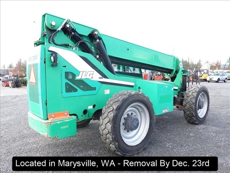 2012-jlg-8042-image-15