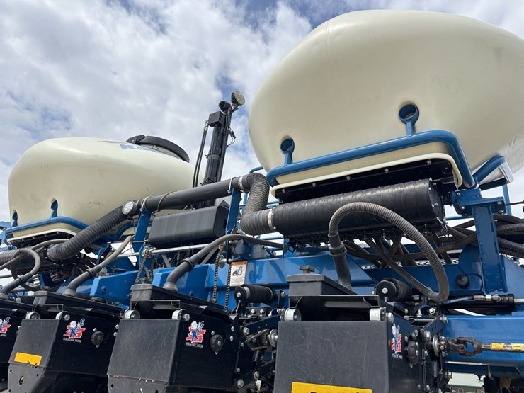 2012-kinze-3660-image-52