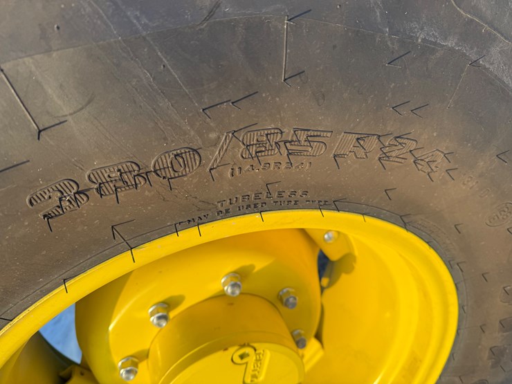 2019-john-deere-r-image-26