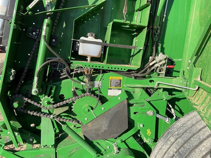 john-deere-560m-image-37