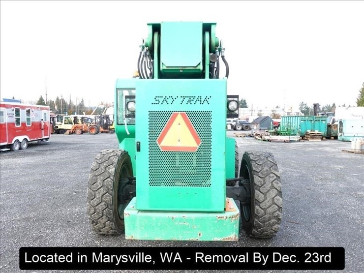 2012-jlg-8042-image-17