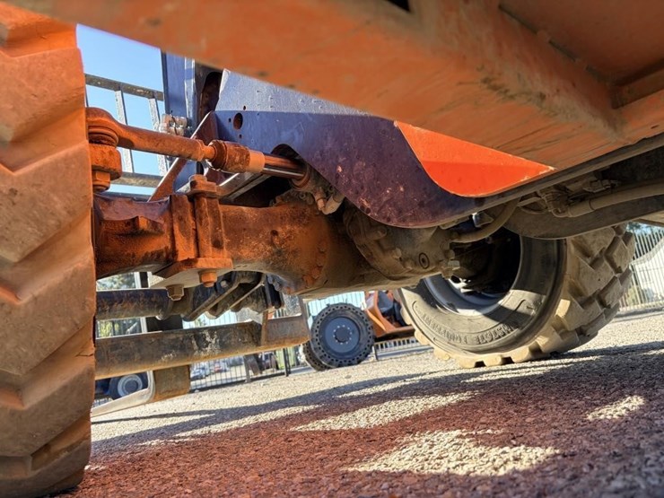 2015-jlg-65-18a-telescopic-reach-lift-image-10