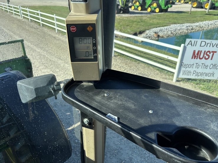 john-deere-8200-image-45