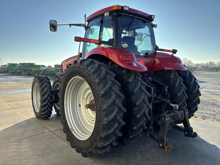 case-ih-magnum-305-image-8