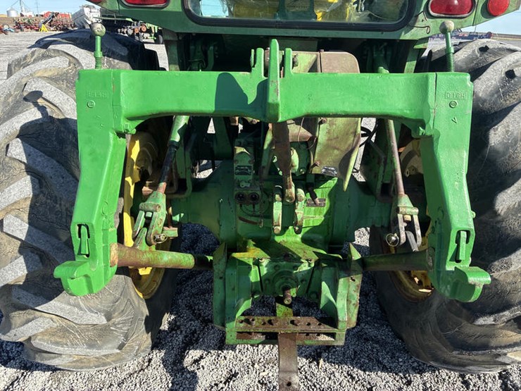 john-deere-4520-image-17