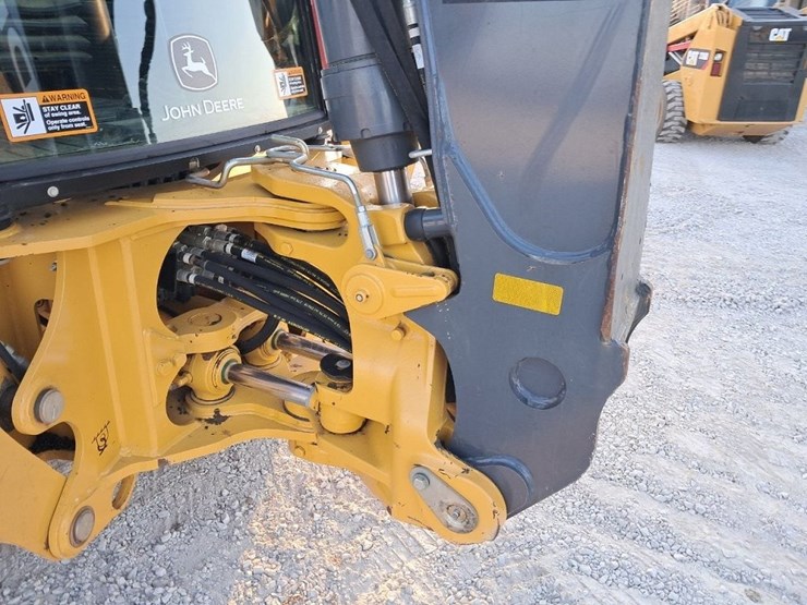 2022-deere-410l-image-10