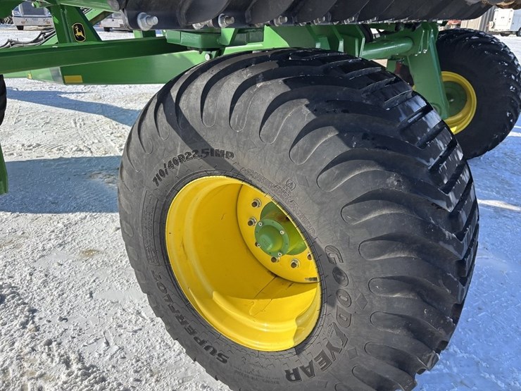 2024-john-deere-2680h-image-32