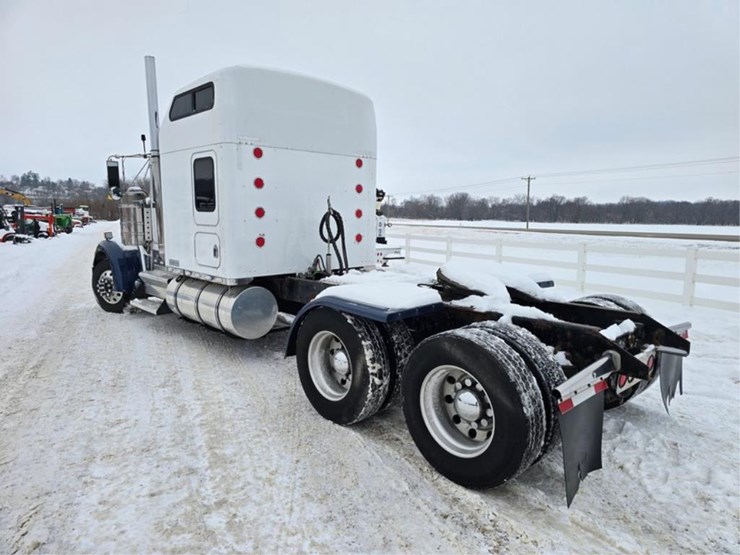 kenworth-w900-image-3