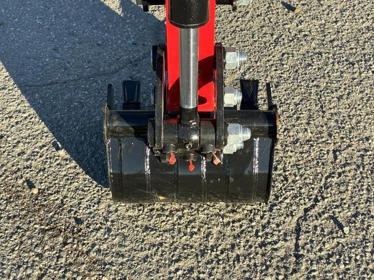 2025-miva-vc13c-excavator-image-8