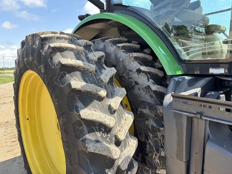 john-deere-8335r-image-17