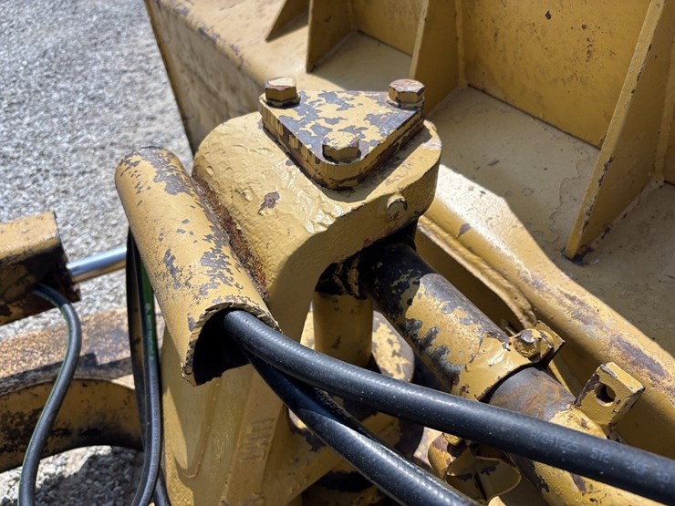 caterpillar-d5m-image-14