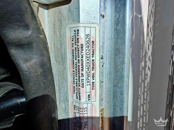 2014-peterbilt-388-image-32