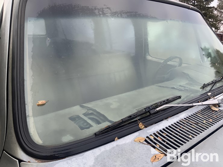 chevrolet-suburban-image-16