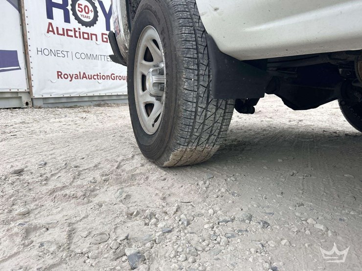 2017-chevrolet-silverado-1500-image-29