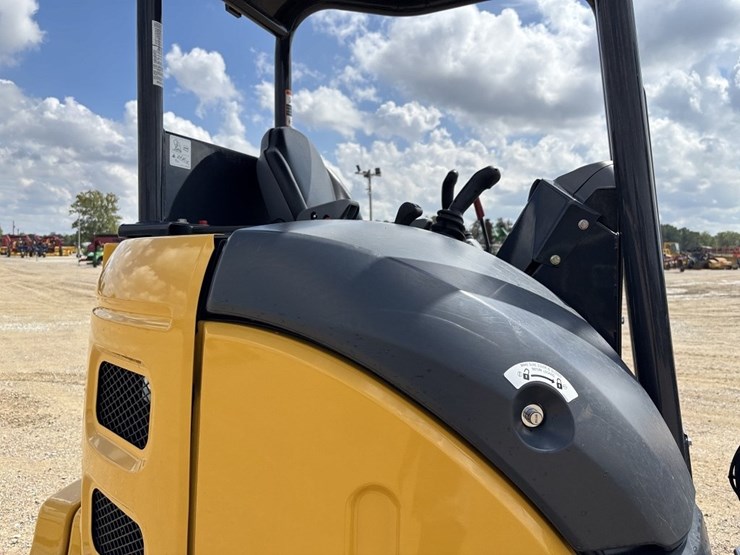 2024-john-deere-35p-mini-excavator-image-17