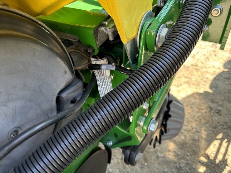 2017-john-deere-1775nt-image-15