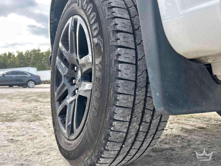 2021-chevrolet-silverado-1500-image-28