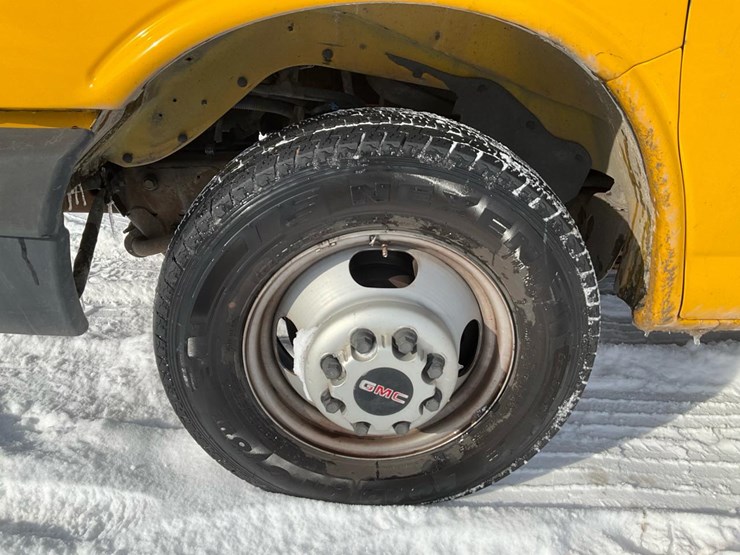 2009-chevrolet-express-3500-image-15