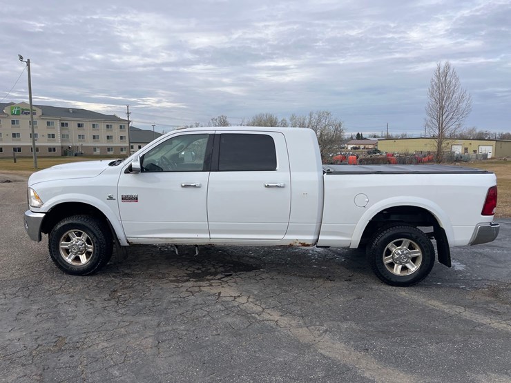 2012-dodge-2500-image-2