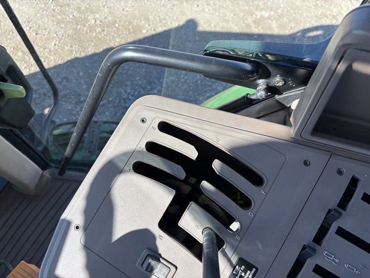 john-deere-6125m-image-41