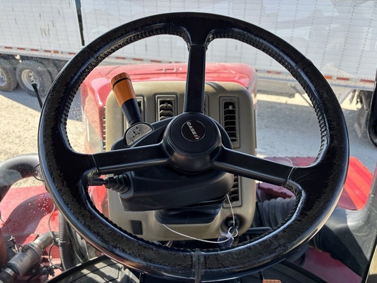 2013-case-ih-600-image-34