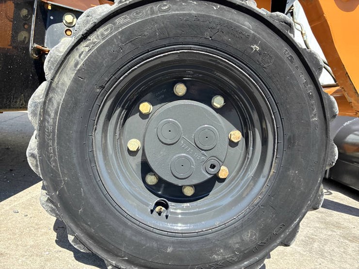 2019-case-580sn-image-52