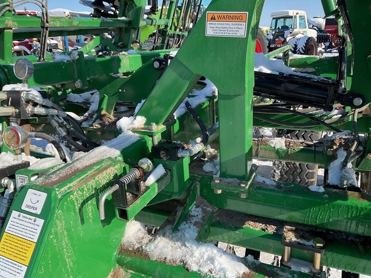 great-plains-h1100-25’-terramax-image-32