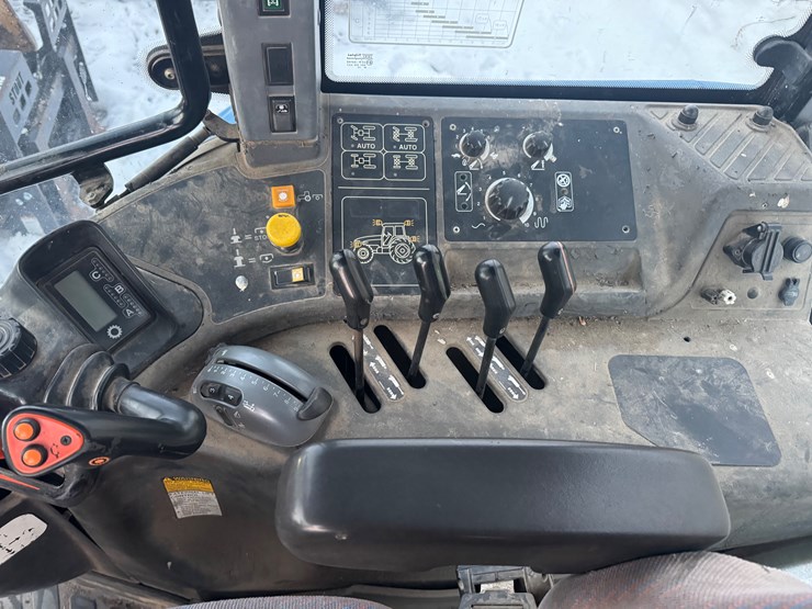 2002-new-holland-tm125-image-14