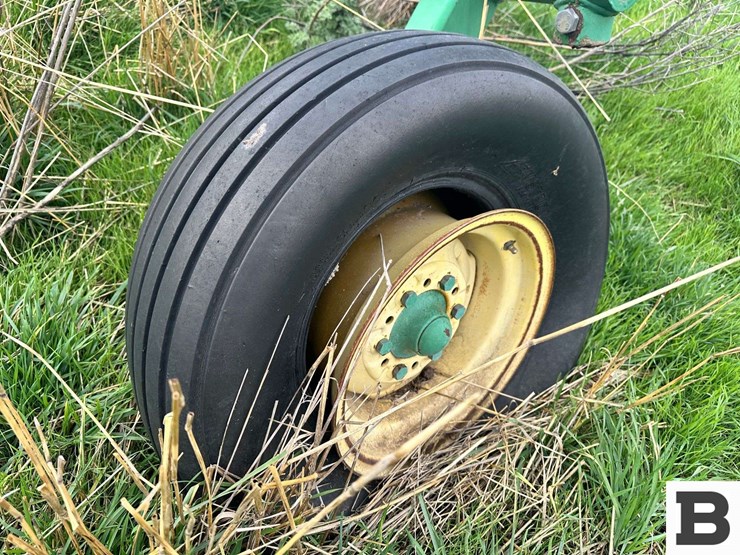 john-deere-3710-image-15