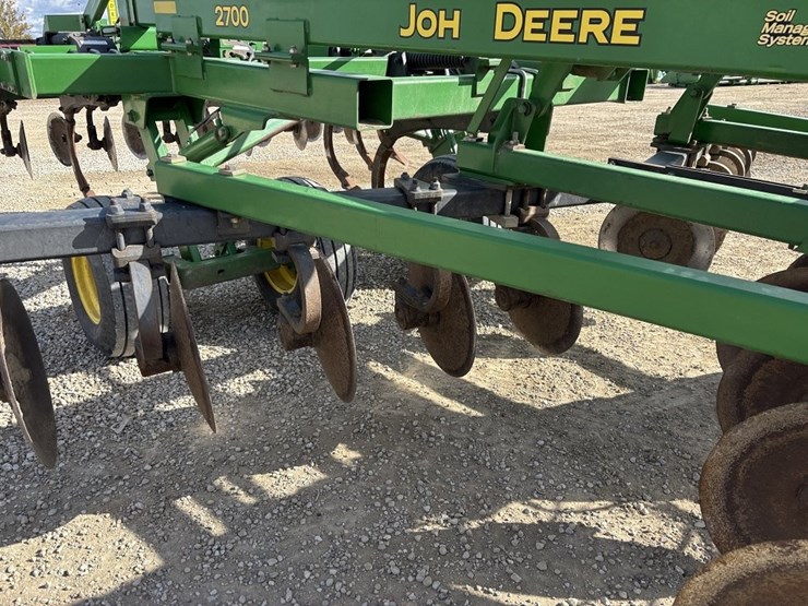 john-deere-2700-image-16