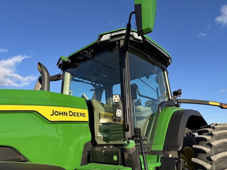 john-deere-8r-310-image-33