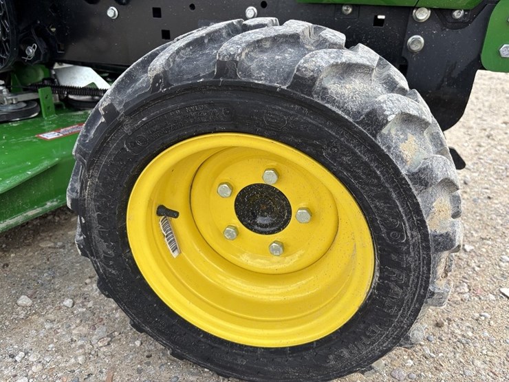 john-deere-1025r-image-11