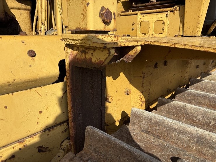 caterpillar-d7-image-37