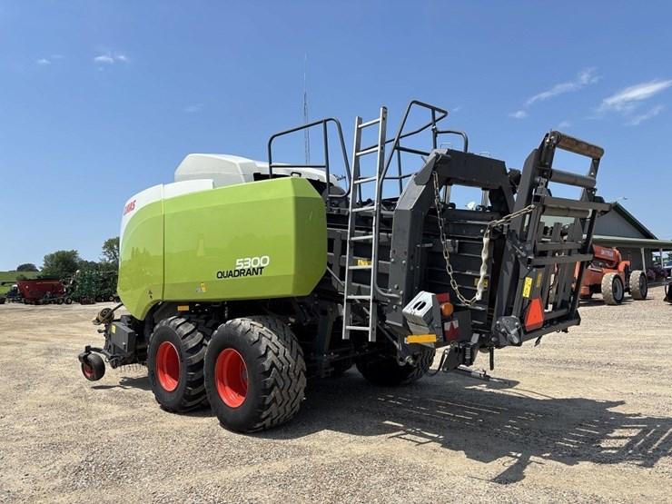 2018-claas-quandrant-5300rf-large-square-baler-image-4
