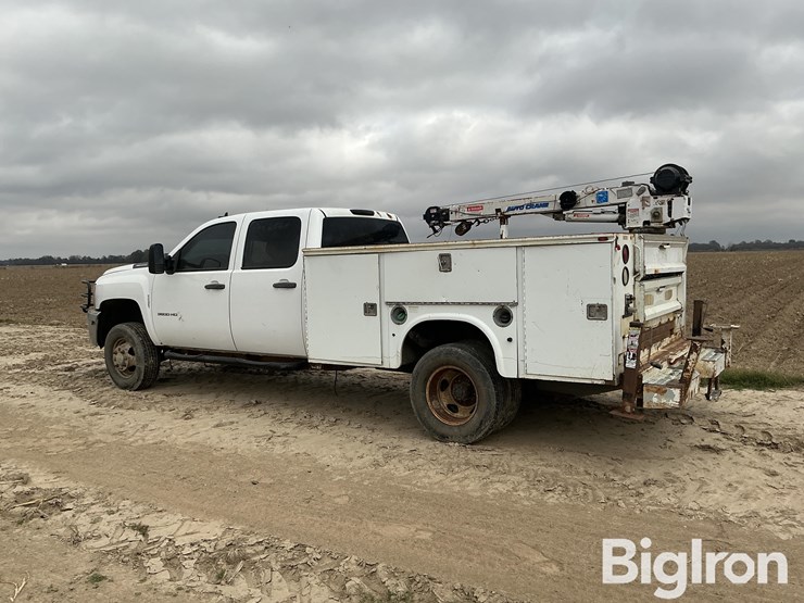 2013-chevrolet-3500-image-8