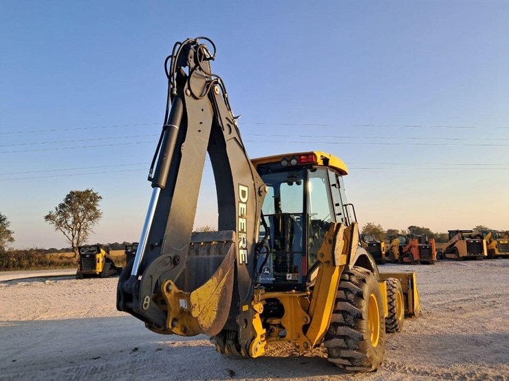 2022-deere-410l-image-5