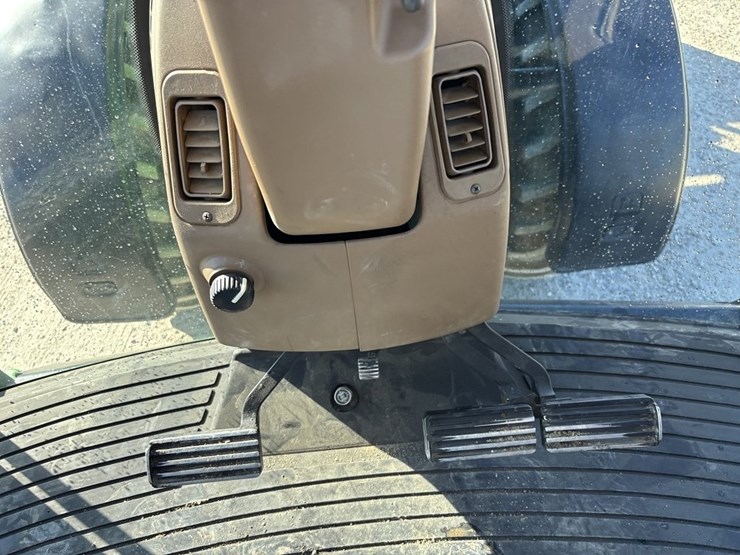 john-deere-8200-image-46