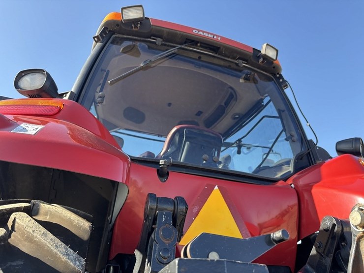 2014-case-ih-340-image-33