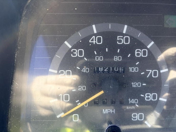 1999-mitsubishi-fuso-box-truck-image-13