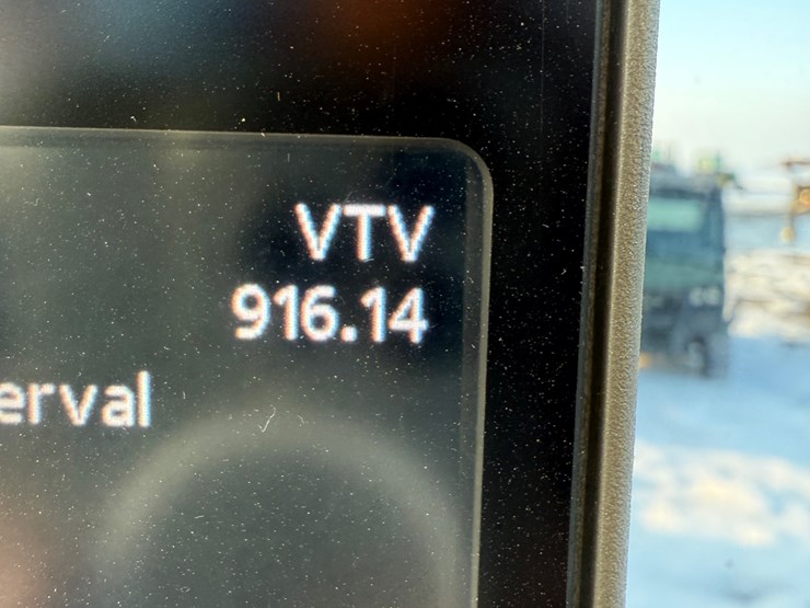 2019-john-deere-r-image-16