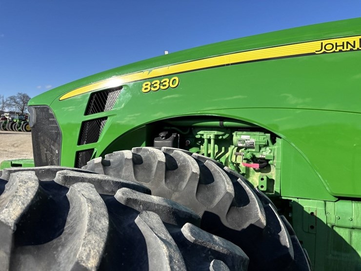 john-deere-8330-image-34