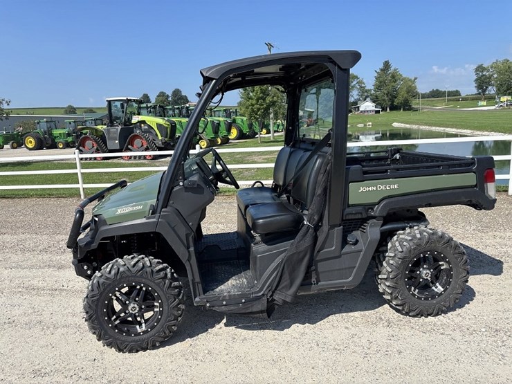 john-deere-gator-image-2