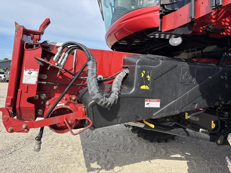 case-ih-7010-image-34