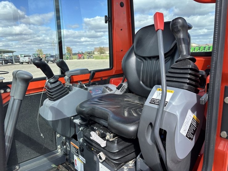 2022-kubota-kx71-3-image-31