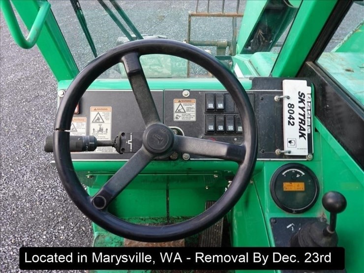 2012-jlg-8042-image-25