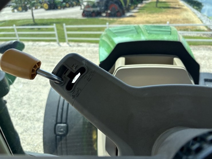 john-deere-7215r-image-44