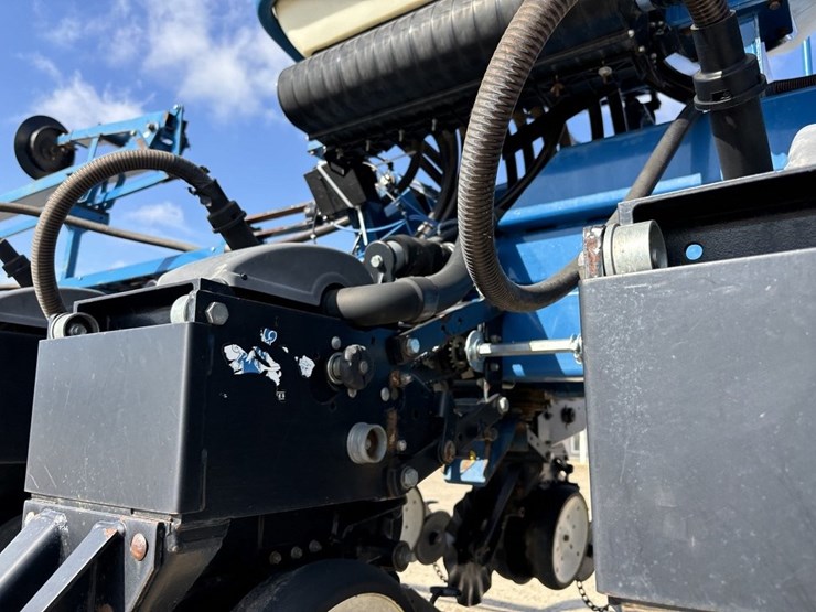 2010-kinze-3660-image-30