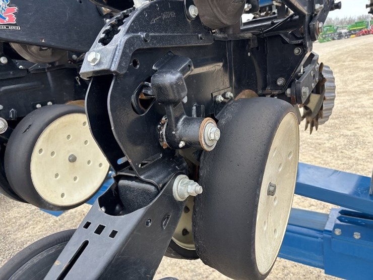 2012-kinze-3660-image-19