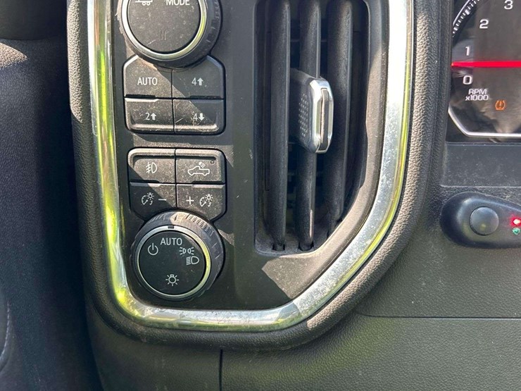 2021-chevrolet-silverado-1500-image-14