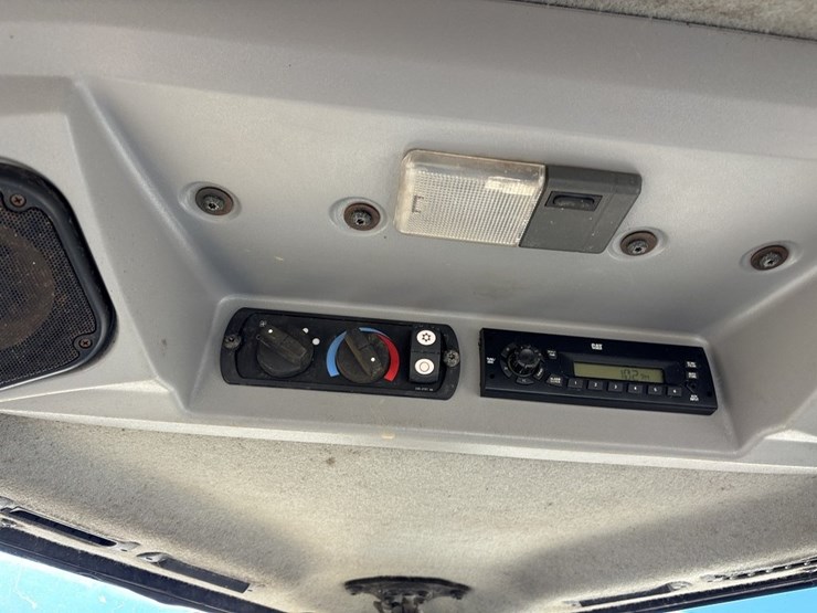 2010-caterpillar-d7e-image-44